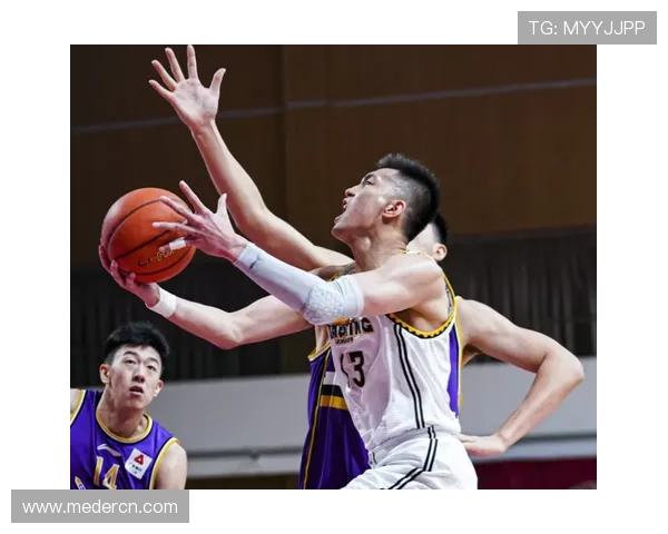 中国男篮勇夺亚洲杯冠军 郭艾伦发挥出色助力球队成功卫冕