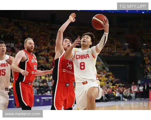 中国男篮迎战世界强队 备战世界杯决赛阶段全力以赴