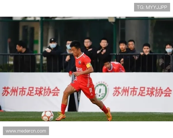 国足热身赛惊险逆转取胜新星闪耀展现球队备战世界杯强劲势头