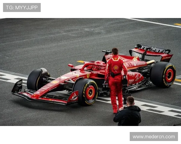 F1赛季最新动向:车队调整、车手表现引热议,谁将成为下一个冠军争夺者 F1赛季最新动向:车队调整、车手表现引热议,谁将成为下一个冠军争夺者