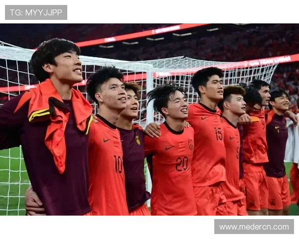 中国足球队战胜日本队晋级亚洲杯四强 备战决赛全力以赴 中国足球队战胜日本队晋级亚洲杯四强 备战决赛全力以赴